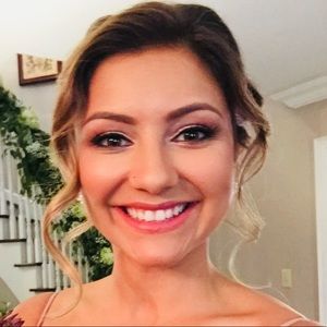 🇨🇦Meet your Posher, Ash.